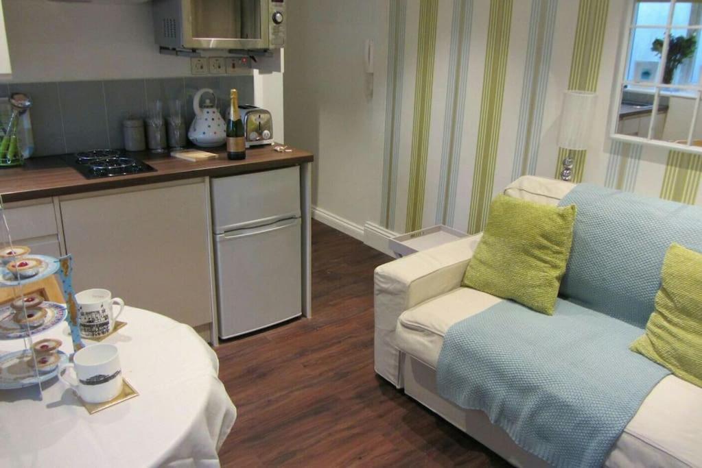 Between Piers, The Stylish Studio Flat In Cannon Place Brighton Екстер'єр фото